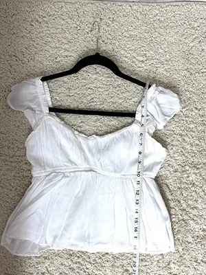 Hollister White Flutter-Sleeve Crop Top thumbnail 4