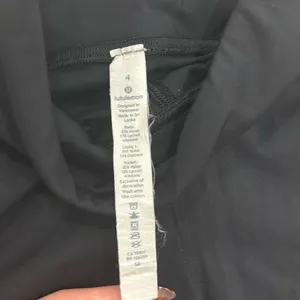Lululemon black biker shorts size 4 probably only worn once‎ or twice thumbnail 2