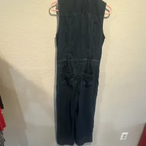Chico's Denim Jumpsuit Sleeveless Collared Button Front Pockets Blue 0 small thumbnail 4