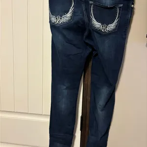 Rock & Republic Classic Blue Denim Jeans thumbnail 2