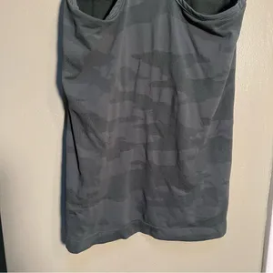 Athleta Women's Size Small Speedlight Camo Tank Top‎ Racerback Green Rapids thumbnail 8
