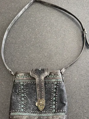 Montana West Studded Floral Tooled Western Crossbody Purse thumbnail 6