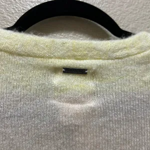 Billabong White Cap Short N Sweet Cropped Cardigan Sweater Size Medium thumbnail 12