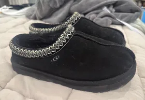 Black UGG Tasman Slippers thumbnail 1