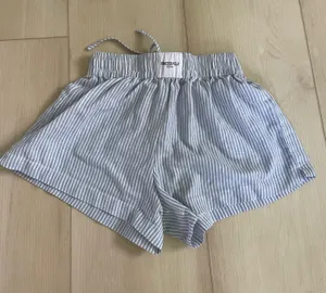 Princess Polly Striped Linen Shorts thumbnail 1