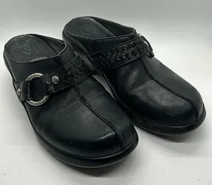 Ariat Stylish Black Leather Shasta Mules Slip On Shoes **Size 6.5** 🌸🌸 thumbnail 1
