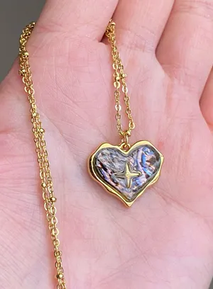 Handmade gold tone stainless steel heart sparkle shell necklace🐚⭐️🌀 thumbnail 6