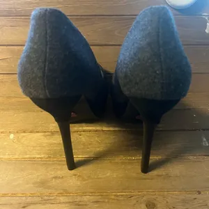 Brash Gray/ black and Red Classic Heels size 11 Excellent condition 4 inch heel thumbnail 5