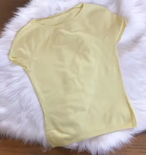 Beautiful light yellow top Size XS thumbnail 1