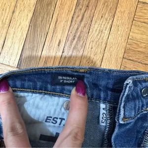 Gap Dark Wash Jean Shorts Size 28 3Inch Inseam thumbnail 5
