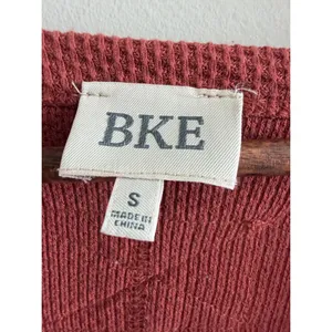 BKE Henley Top Red Waffle Cable Knit Boho Textured Long Sleeve Thermal Small thumbnail 8