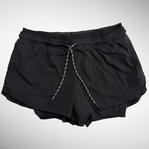 Women’s Athleta Crest 2 in 1 Hiking Shorts Black Size 10 thumbnail 3