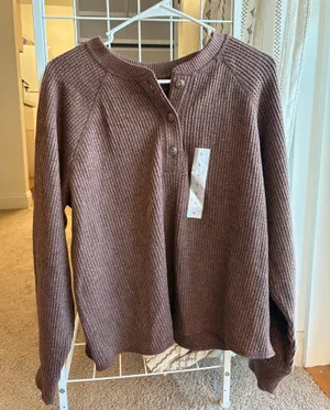 Old Navy Long Sleeve thumbnail 1