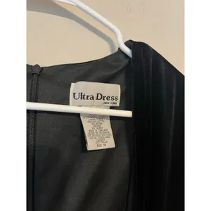 Ultra Dress New York 90s Vintage Black Velvet Sheath Dress Size 10 thumbnail 3