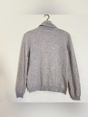 Reformation turtle neck cashmere sweater thumbnail 9