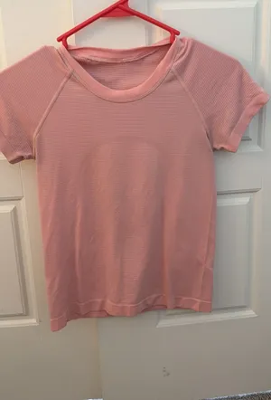 Lululemon Swiftly Tech Short Sleeve thumbnail 1