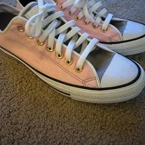 Chuck Taylor’s All Stars Converse Unisex low-tops 8.5/10.5 Pink and Gray thumbnail 2