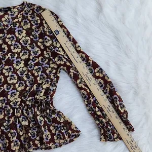 Madewell -565 Drawstring Ruffle-Hem‎ Top Blouse in Viola Floral Burgundy Medium thumbnail 9