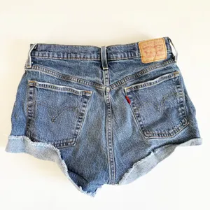 Levi's Womens 501 High Rise Button Fly Boho Cut Off Denim Jean Shorts Size‎ 30 thumbnail 6