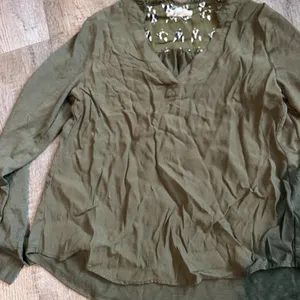 Anthropologie‎ Porridge Aidan Shirt Top Green Size S 3/4 Roll Sleeve Dog Detail thumbnail 8