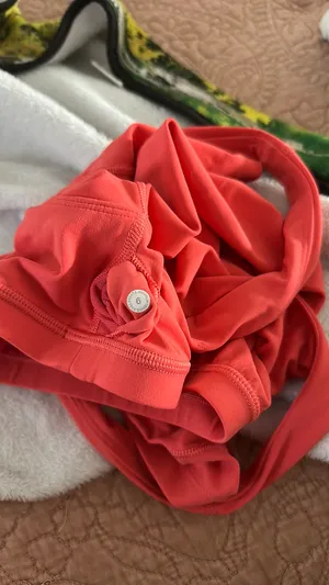 Coral Lululemon Tank thumbnail 4
