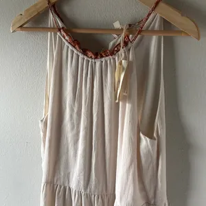 NWT Hem & Thread Cream and Burnt Orange Tiered Sleeveless Dress thumbnail 2