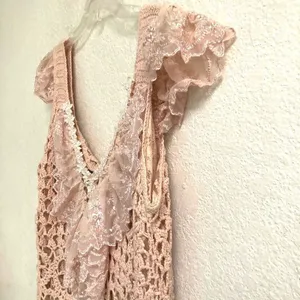 Baby pink BoHo fairycore‎ coquette crochet floral lace tank sweater women’s L￼ thumbnail 4