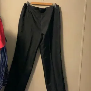 Elegant Black Straight Leg Women's Pants thumbnail 3