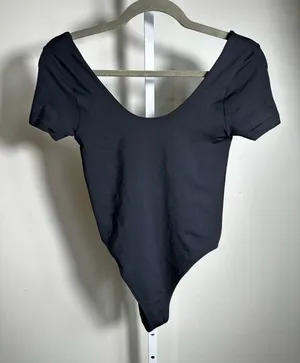 006. Dynamic Los Angeles- Black Scoop Neck Short Sleeve Bodysuit - small - large thumbnail 1