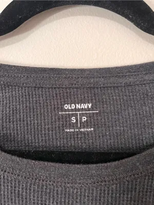 Old Navy Charcoal Gray Long Sleeve Comfy Waffle Print Thermal Women’s Top Shirt Sz S EUC thumbnail 2