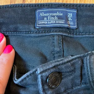 Abercrombie and Fitch Harper super skinny black jeans size 0 / 25 thumbnail 4