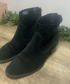 UGG Black Suede Ankle Boots Bandera Ladies Size 8.5 Western thumbnail 1