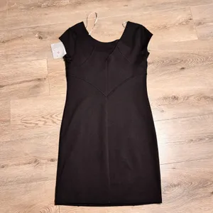 NWT Athleta Illusion Dress Black Short Sleeve V Neck Sheath Knee Length Medium M thumbnail 2
