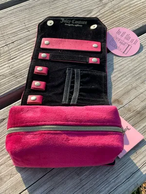 NWT Juicy Couture Hot Pink Travel Jewelry Organizer Roll Case Velvet Embossed Zip Pouch thumbnail 9