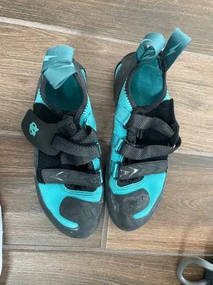 Evolv climbing shoes thumbnail 2