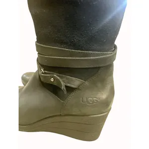 UGG Australia women’s black leather suede knee high boots size 7 SKU 5036 thumbnail 7