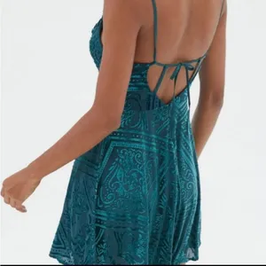 Urban Outfitters NWT 53Y UO‎ Lexi Dress Mini Teal Turquoise Velvel Burnout XS thumbnail 5