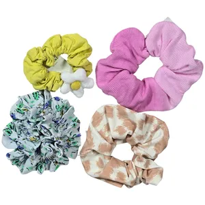 Aerie 4 Piece Scrunchie Set Floral Pink Giraffe Print Yellow Daisy‎ thumbnail 1