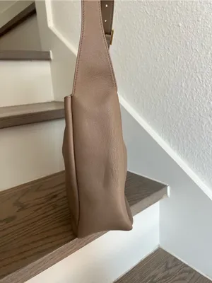 Saint Laurent YSL Le 5 à 7 Small Leather Shoulder Bag in Beige thumbnail 8