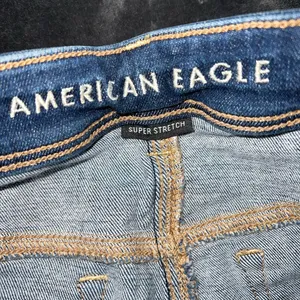 American Eagle Low-Rise Kick Bootcut Jean Size 8 Regular thumbnail 10