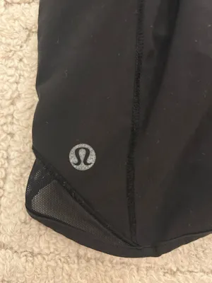 Lululemon Shorts Hotty Hot 2.5" Low-Rise thumbnail 3