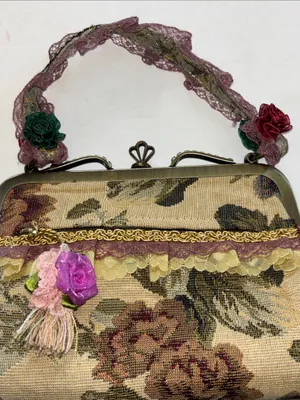 Vintage Victorian Style Floral Tapestry Purse Metal Clasp Frame Muxed Textures thumbnail 7