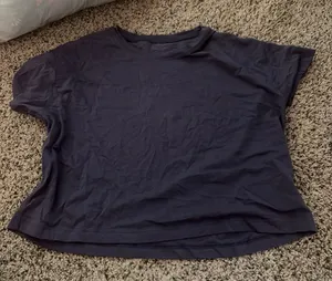 Lululemon tee thumbnail 1