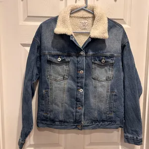 Love Tree Denim Womens Large Sherpa Lined Denim Trucker Jacket Medium Blue Wash thumbnail 2