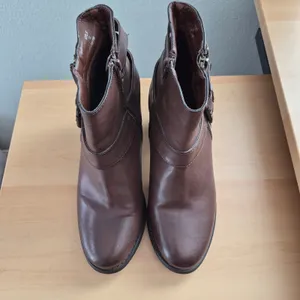 Cathy Jean brown booties size 10 thumbnail 3