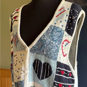 White Stag Beaded Red, White & Blue Heart embroidered Patchwork Sweater Vest SzL thumbnail 2