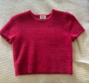 Aritzia Sunday Best Pink Crop Top thumbnail 1