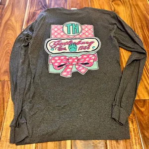 Women’s gatlinburg Tennessee long sleeve bow shirt. Size medium thumbnail 2