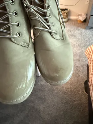 Women’s winter boots Size 8 thumbnail 4