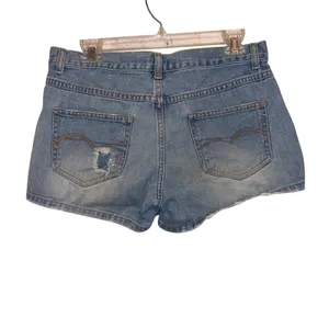 American Eagle Outfitters Distressed Denim Shorts 6 Light Wash‎ Jean Shorts thumbnail 3